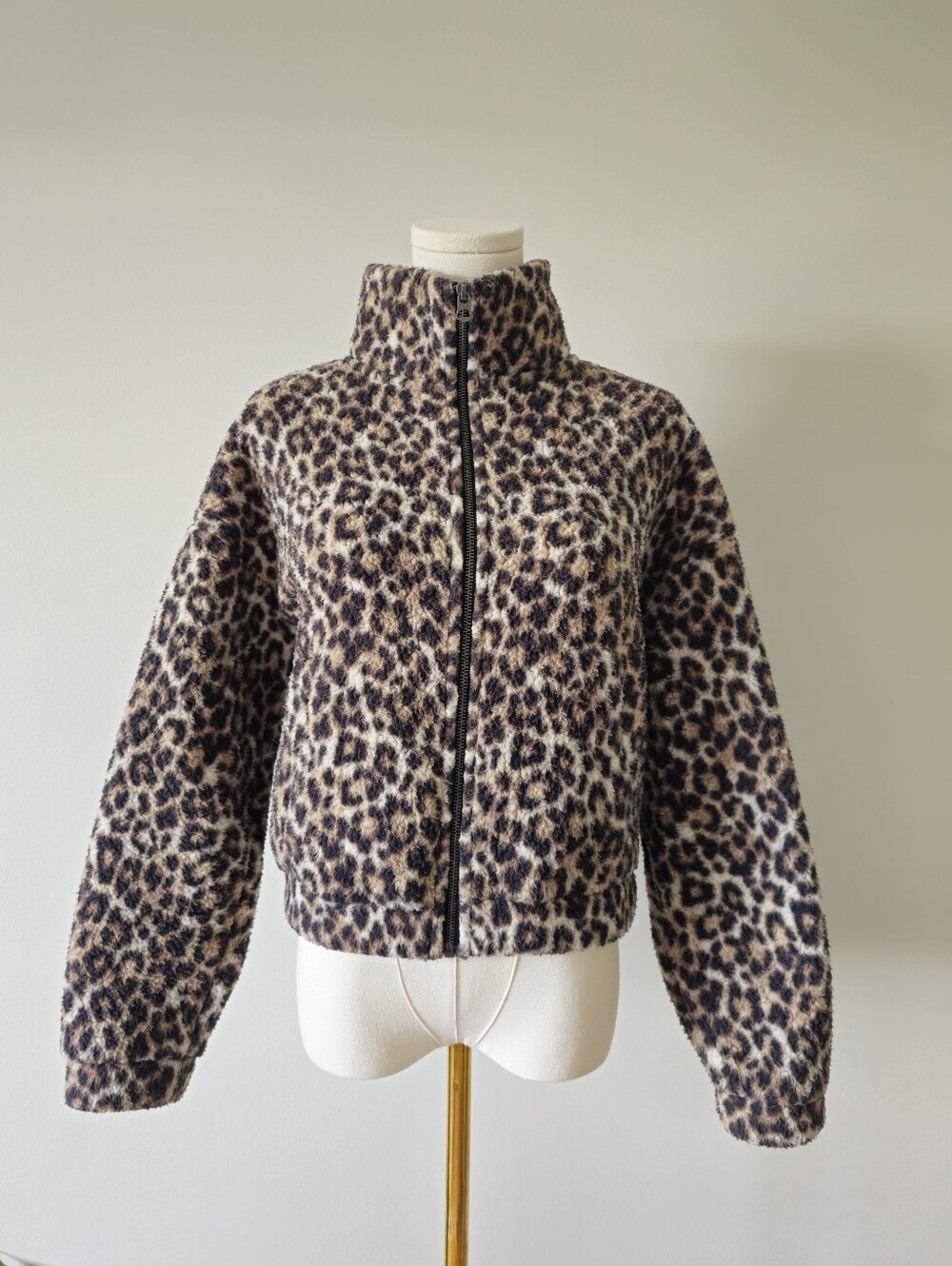American Eagle XS Sherpa leopard zip up sweater jacket